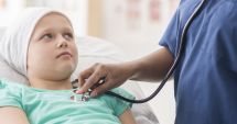 Stire din Social : Copiii bolnavi de cancer, sprijiniţi de Asociaţia „Dăruieşte Aripi”