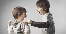 Copiii devin agresivi din cauza părinților  și a anturajului