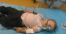 Stire din Sănătate : COPIL de 8 luni, UCIS DE MENINGITĂ. Medicii au spus că are febră de la roșu în gât și de la erupția dentară