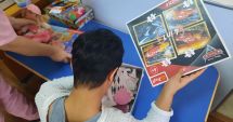 Stire din Social : O tânără abandonată face puzzle-uri, deşi nu vede