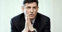 Stire din Politică-Administrație : "Angajații de la serviciul de achiziții ar trebui schimbați la trei ani"