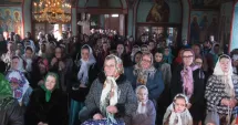 Stire din Cultură-Educație : Crăciunul pe rit vechi, trăit în biserică și în familie de rușii lipoveni