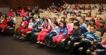 Stire din Cultură-Educație : "Crăiasa Zăpezii" vine  să-i încânte pe copii