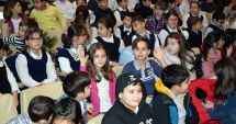 Stire din Cultură-Educație : Copii, vreți să știți ce a mai făcut "Crăiasa Zăpezii"?