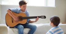 Stire din Sănătate : Învățarea unui instrument muzical poate stimula foarte mult creierul