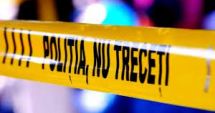 Stire din Eveniment : Crimă ÎNFIORĂTOARE! Un tânăr cu probleme psihice şi-a ucis părinţii cu un ciocan