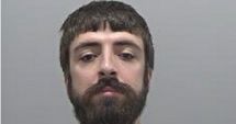 Stire din Actualitate : Un bărbat a ucis cu o arbaletă trei femei inspirat de videoclipurile misogine ale lui Andrew Tate