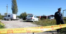 Stire din Eveniment : Criminaliști de la București anchetează crima de la Corbu. „Un dezaxat care a intrat peste oameni în casă!”
