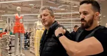 Stire din Eveniment : Atac șocant în mall! O angajată a fost înjunghiată de fostul partener chiar la locul de muncă