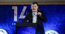 Stire din Politică-Administrație : Crin Antonescu anunță că își suspendă candidatura la prezidențiale și acuză Coaliţia că l-a lăsat singur