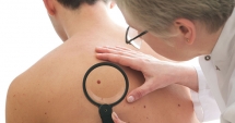 Stire din Sănătate : Metoda folosită  cu succes în tratarea afecțiunilor dermatologice  ale copiilor