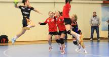 Stire din Sport : Galerie FOTO. Handbal feminin/ Liga Națională: CSU Neptun, victorie de moral cu HCM Râmnicu Vâlcea