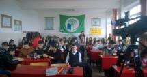 Stire din Cultură-Educație : Cum cad elevii pradă traficului de persoane