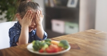 Stire din Diverse : Cum îi convingem pe micuți să mănânce mai multe fructe și legume