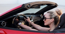 Stire din Fun : Cum întreci un Ferrari cu bicicleta