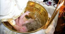 Stire din Social : Șapte copii aflați în asistență maternală, botezați de Florii