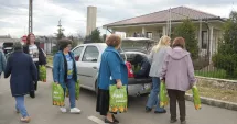 Stire din Politică-Administrație : Acțiune caritabilă în comuna Cumpăna. Primăria a oferit pachete cu alimente nevoiașilor