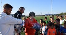 Stire din Sport : Primăria Cumpăna a oferit echipamente pentru fotbaliştii juniori din cadrul clubului din localitate