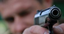 Stire din Eveniment : Constănțean amendat după ce s-a "plimbat" cu pistolul, în miez de noapte!