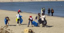 Stire din Social : Curăţenie generală pe plajele de pe litoral, cu ajutorul voluntarilor, weekendul acesta