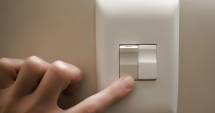 Stire din Social : Unde se oprește  curentul electric