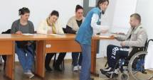 Stire din Social : Persoanele cu dizabilități din Cumpăna învață meseria de florar-decorator