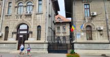 Stire din Cultură-Educație : Trei clase ale Colegiului „Mircea cel Bătrân” trecute online