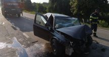 Stire din Eveniment : GRAV ACCIDENT ÎN TRAFIC. O mașină a fost distrusă!