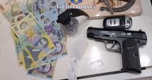 Stire din Eveniment : Peste 1.000 de articole pirotehnice, un pistol airsoft şi 3.000 de lei, găsite de poliţişti în urma unor percheziţii, la Hârşova