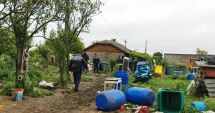 Stire din Eveniment : GALERIE FOTO. Peste 150 de câini și pisici, ținuți în CONDIȚII GREU DE SUPORTAT! Poliția a luat toate animalele!