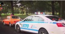 Stire din Auto : IMAGINEA ZILEI! Dacia 1300 a unui român, postată pe Facebook alături de o mașină a NYPD