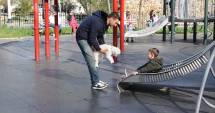 Stire din Social : Video șocant / Cât de repede se lasă convins un copil să plece cu un străin