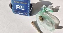 Stire din Eveniment : Elevă prinsă consumând droguri, în apropierea şcolii! Iată ce le-a spus jandarmilor