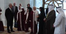 Stire din Politică-Administrație : Viorica Dăncilă, îmbrăcată în haine islamice la Moescheea Sheikh Zayed din Abu Dhabi
