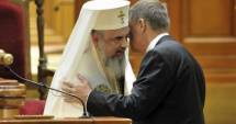Stire din Politică-Administrație : Patriarhul Daniel i-a dat binecuvântarea președintelui Iohannis