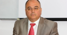Stire din Sănătate : Să-i plângem de milă lui Căpățînă: "Salariul meu este de 3.000 lei"