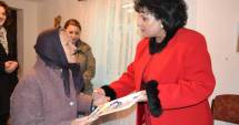 Stire din Politică-Administrație : Daruri pentru 100  de bătrâni din Cumpăna