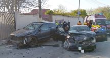 Stire din Eveniment : Accident rutier în Năvodari. Două mașini de lux, FĂCUTE PRAF