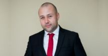 Stire din Eveniment : Conducea Agenția Medicamentului deși NU AVEA FACULTATE! Ministerul a făcut dreptate