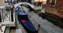 Stire din Actualitate : Gondolierii șomează! A SECAT VENEȚIA! Refluxul e de vină