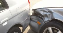 Stire din Eveniment : Aflat sub influența alcoolului, a lovit OPT MAȘINI PARCATE