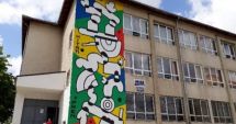 Stire din Eveniment : Învățătoare absentă zeci de zile de la școală, pe motiv de concediu medical, în atenția Poliției