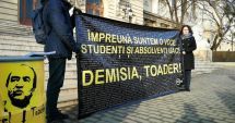 Stire din Eveniment : Protest la Universitatea "Al. I. Cuza" din Iași. Se cere demiterea rectorului