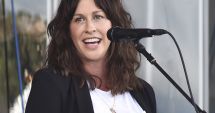 Stire din Cultură-Educație : Alanis Morissette pleacă în turneu. Urmează lansarea unui nou album
