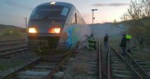 Stire din Eveniment : Tren de călători, în flăcări! Pasagerii s-au autoevacuat
