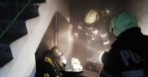 Stire din Eveniment : Panică în bloc! Zeci de evacuați în urma unui scurtcircuit la panoul electric