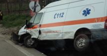 Stire din Eveniment : Ambulanță cu pacienți, lovită de o mașină care nu i-a acordat prioritate