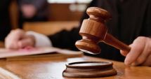 Stire din Eveniment : Un bărbat acuzat de proxenetism a leșinat în fața magistraților când trebuia să fie condamnat