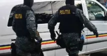 Stire din Eveniment : Scandal pe terasa unui restaurant. Foc de armă accidental în timpul intervenției poliției