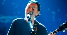 Stire din Actualitate : Chris Rea, interpretul piesei "Driving Home For Christmas", a murit la 74 de ani